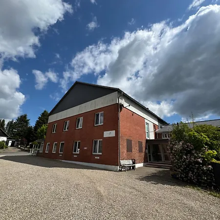 מלון Medelby Inn 3*